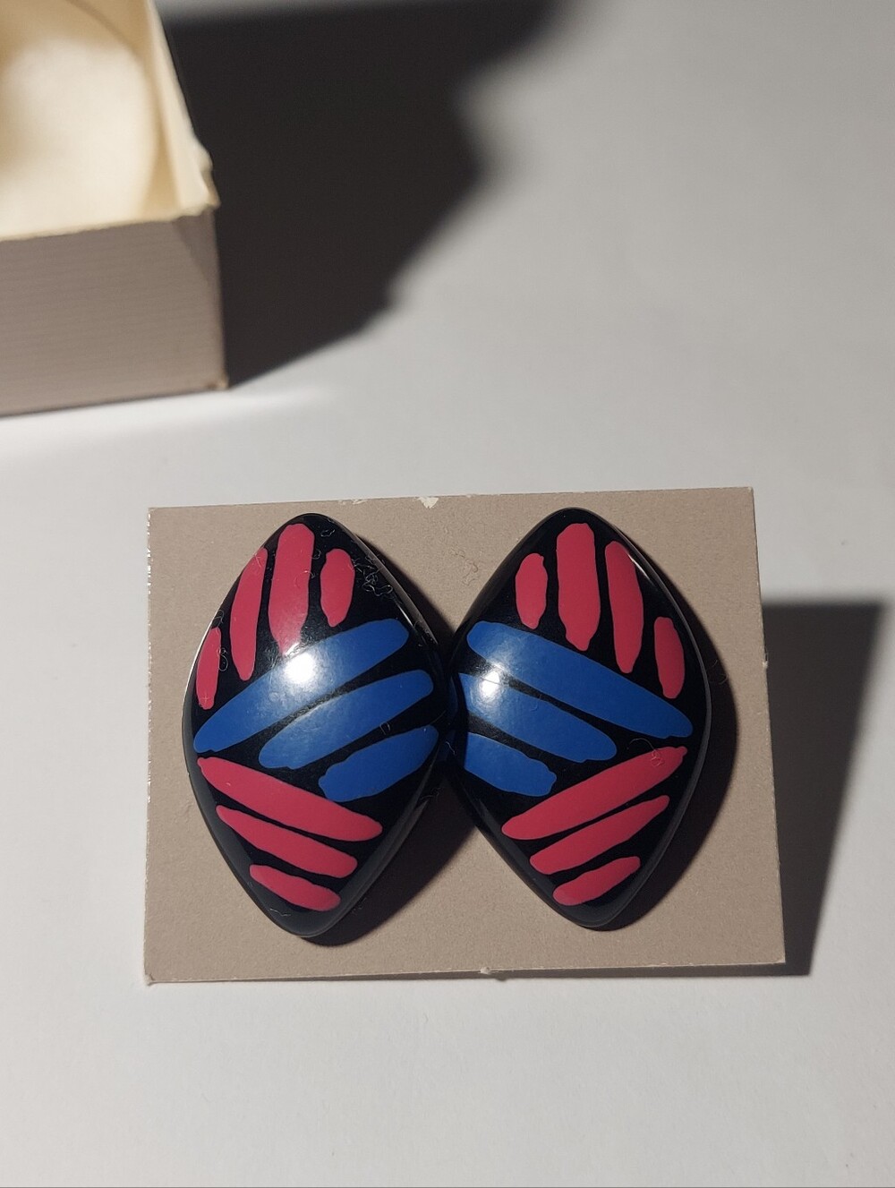NIB Vintage 1986 Avon Art Color Earrings Retro 80s Fuchsia Blue Black Abstract
